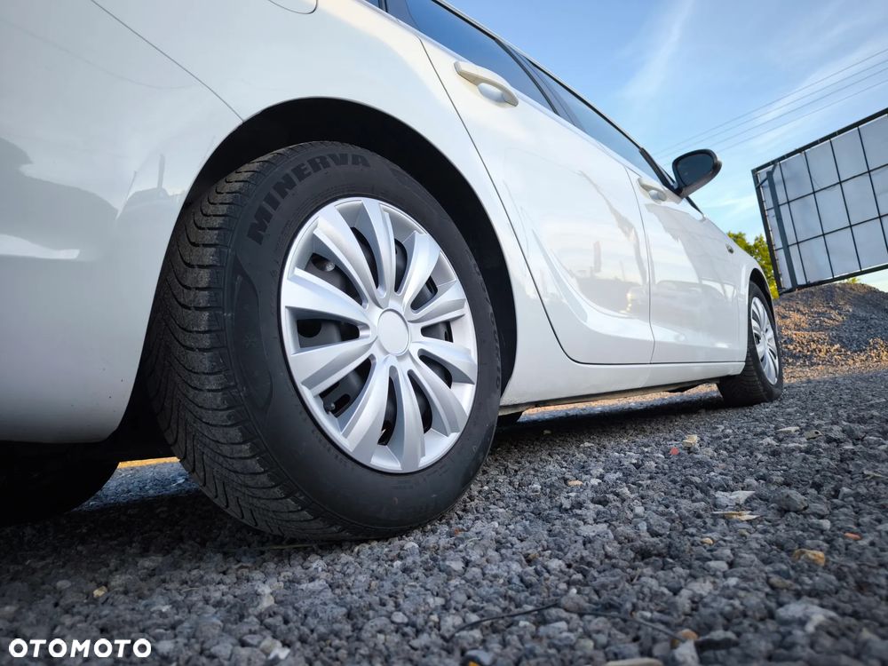 Opel Astra 1.6 T Cosmo - 18