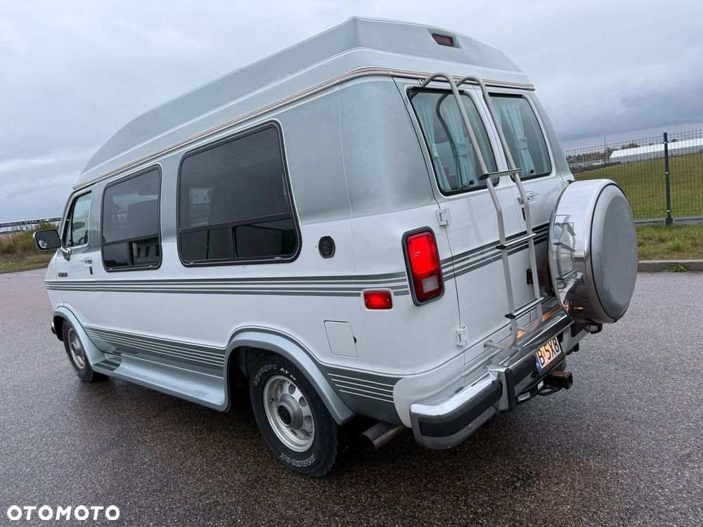 Dodge RAM VAN B250 318 V8 - 11