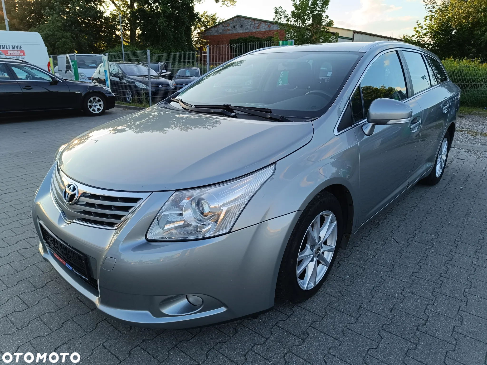 Toyota Avensis 2.0 D-4D Combi Executive - 25