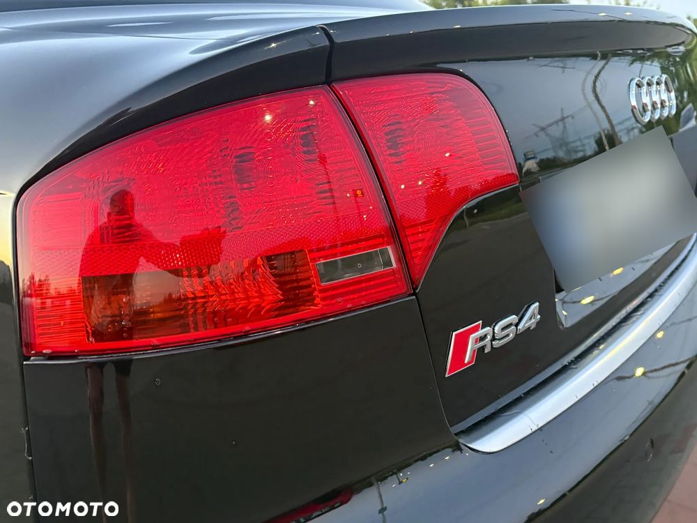 Audi RS4 Limousine - 12