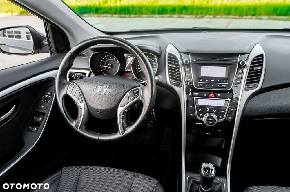 Hyundai i30 blue Kombi 1.6 GDi Style - 23