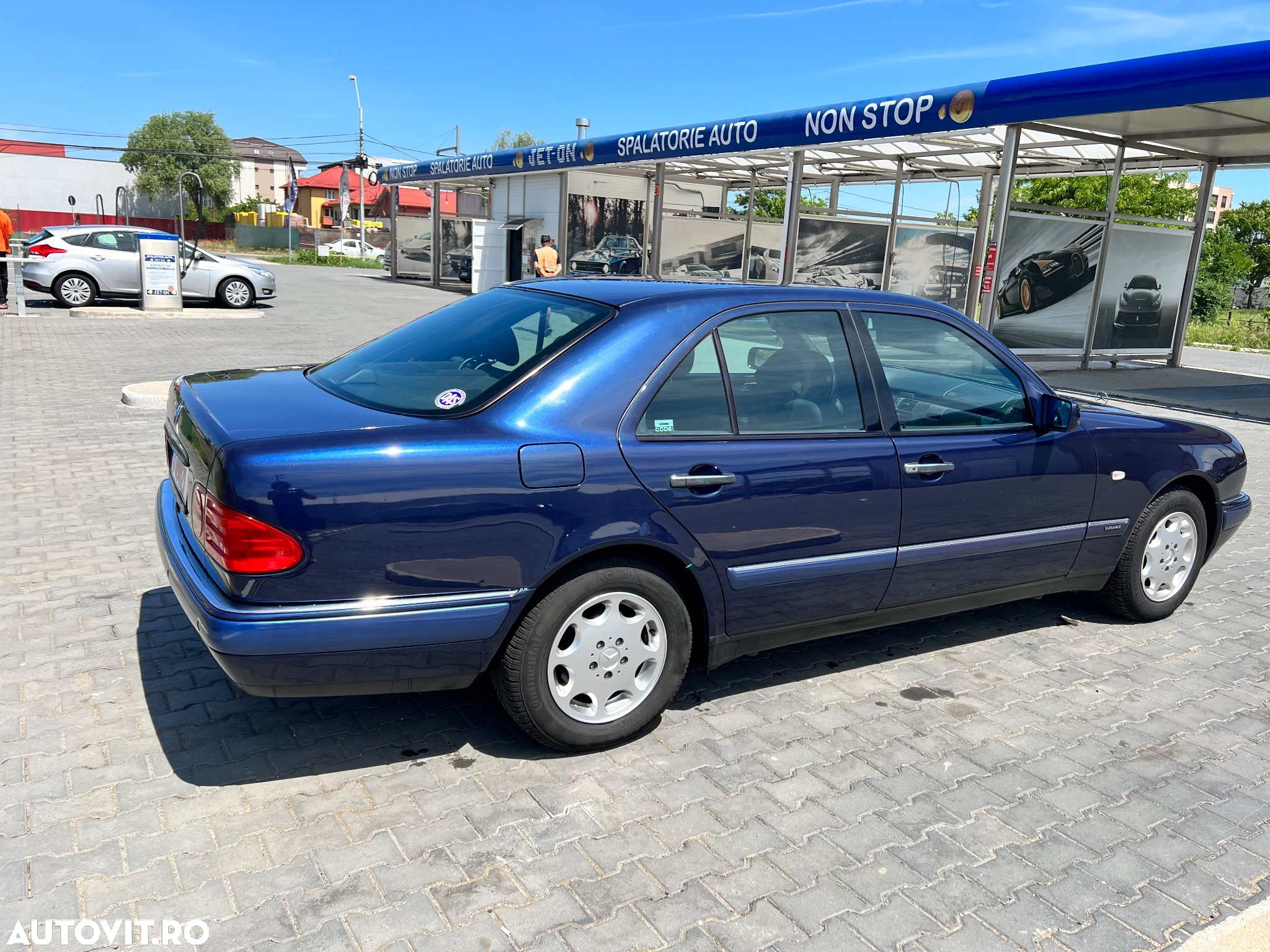 Mercedes-Benz E - 9