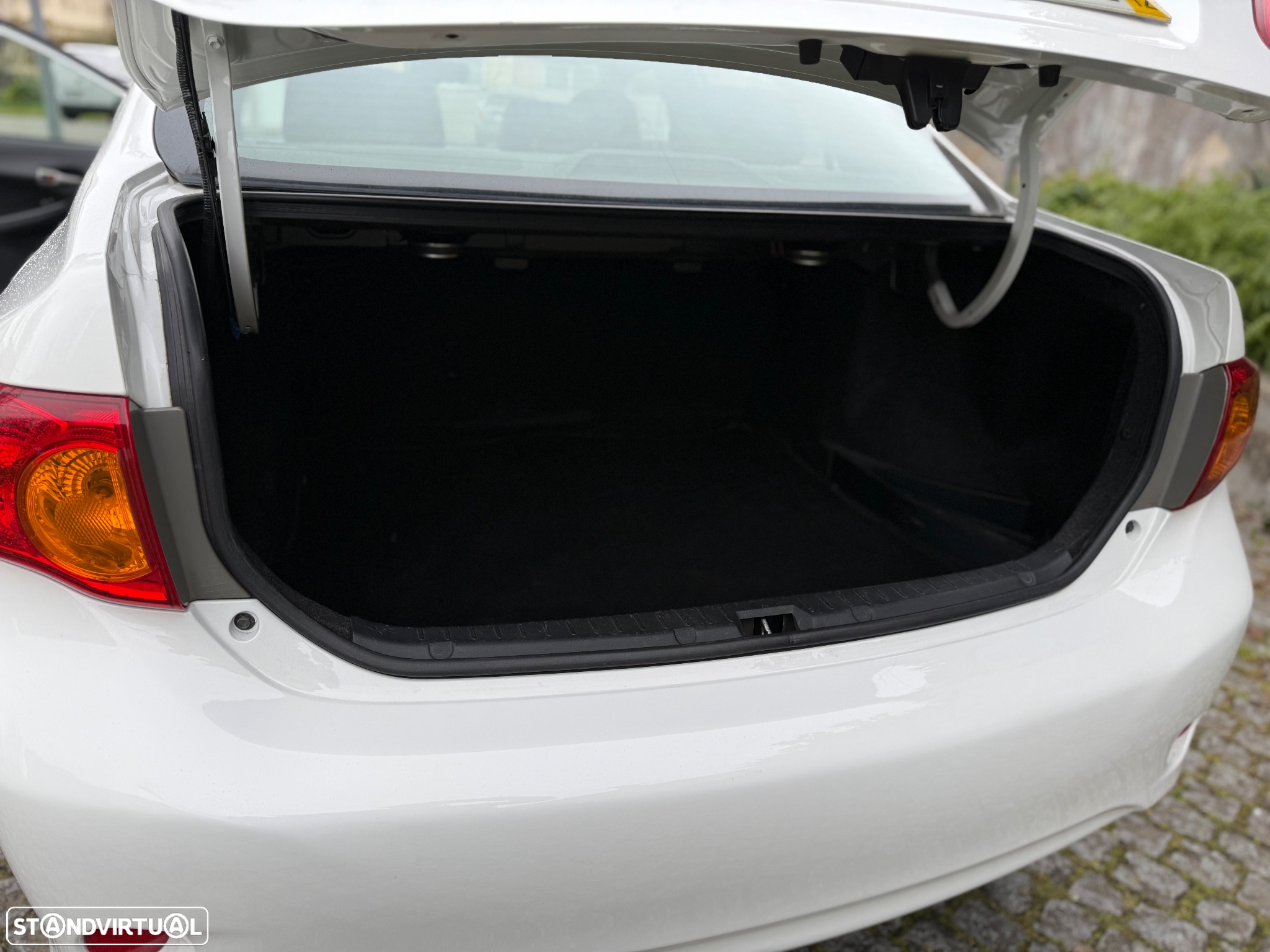 Toyota Corolla 1.4 D-4D Premium Plus - 9