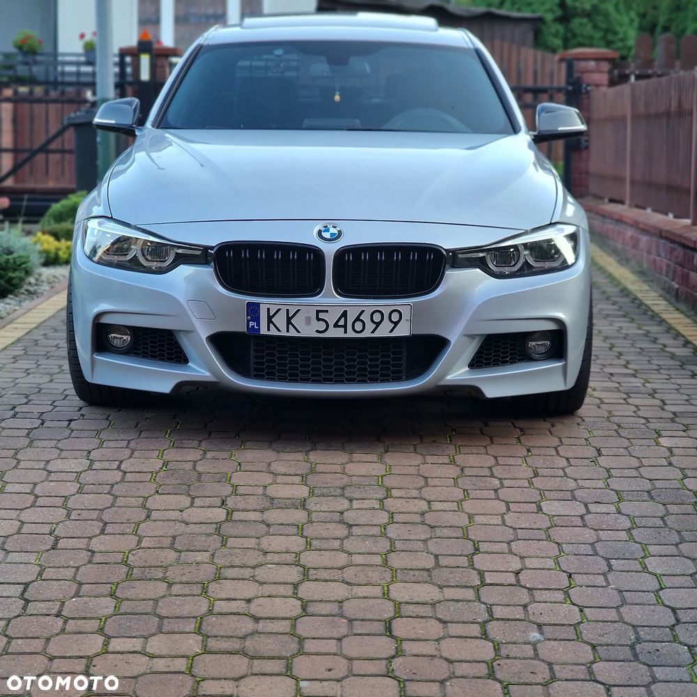 BMW Seria 3 330i xDrive M Sport - 39