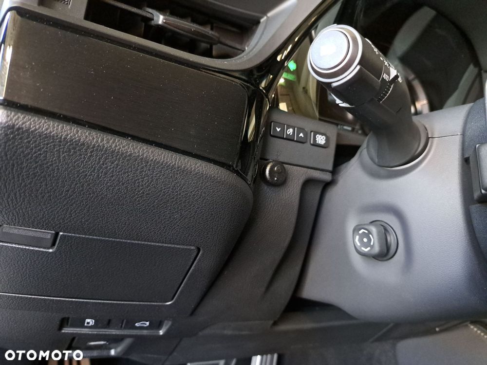 Lexus ES 300h F Sport Edition - 36