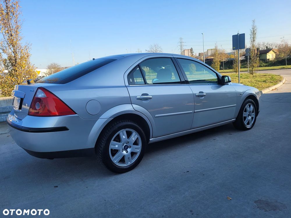 Ford Mondeo 1.8 Ghia - 6
