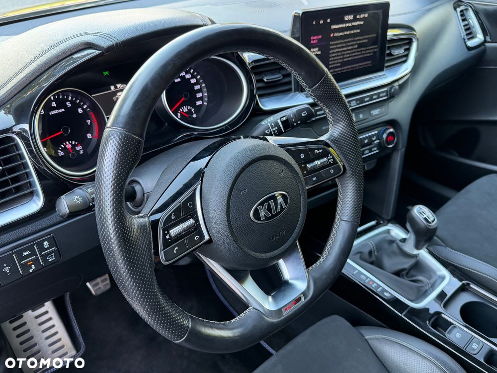 Kia ProCeed 1.4 T-GDI OPF GT LINE - 28