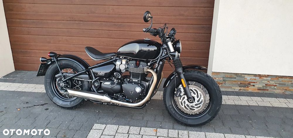 Triumph Bonneville Bobber - 4