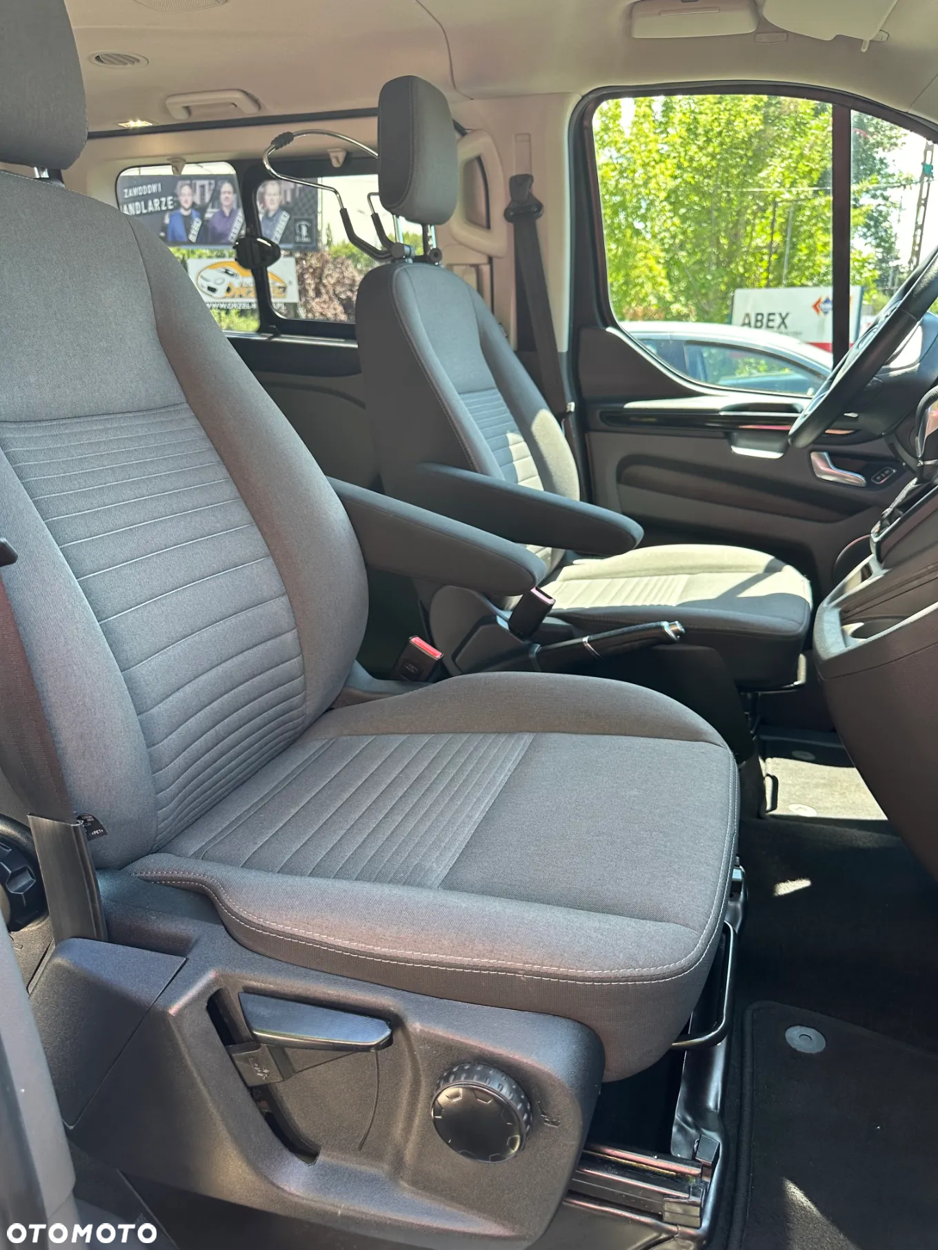 Ford Tourneo Custom 2.0 TDCi L2 Titanium SelectShift - 29