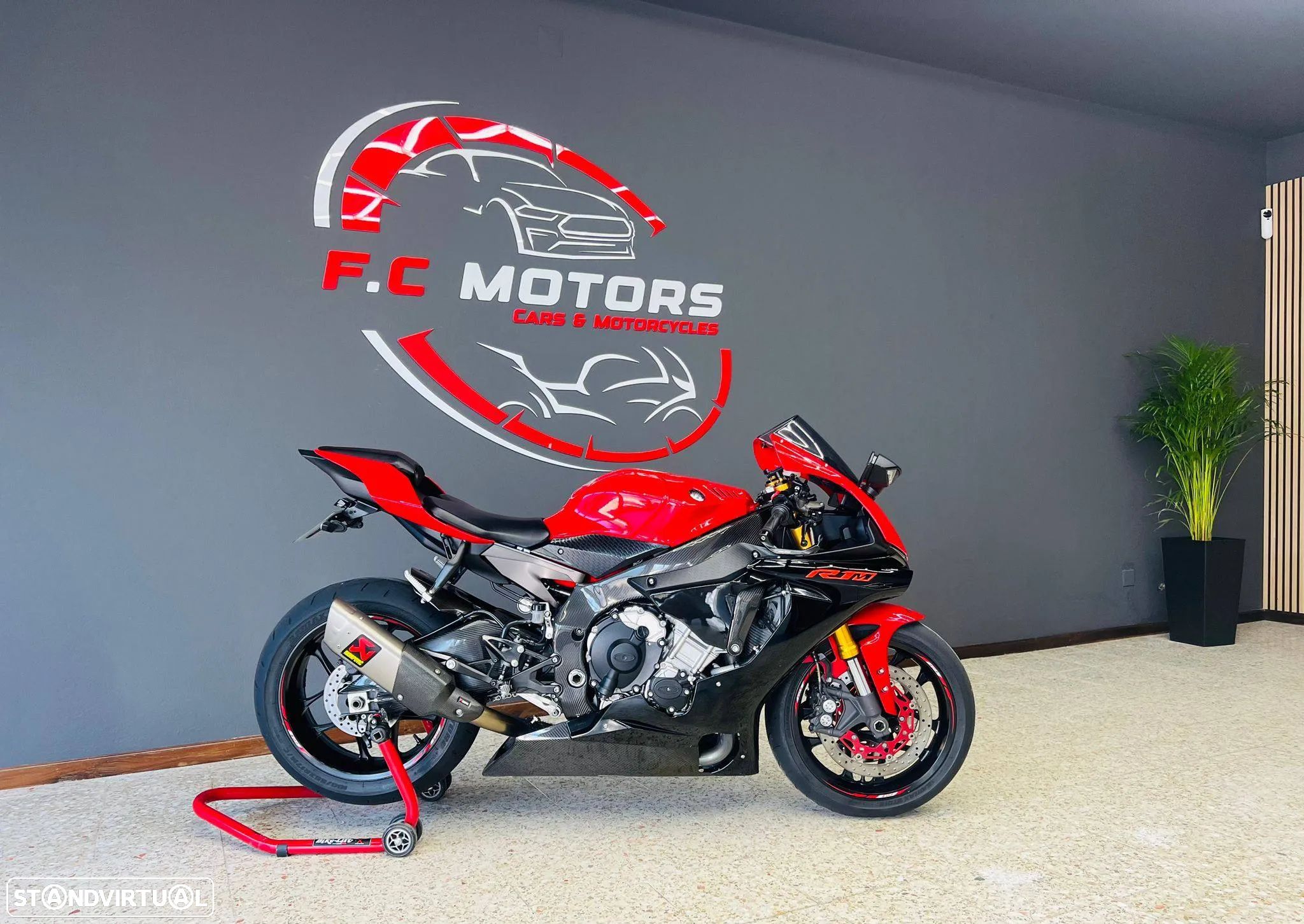 Yamaha YZF RN32 - 1