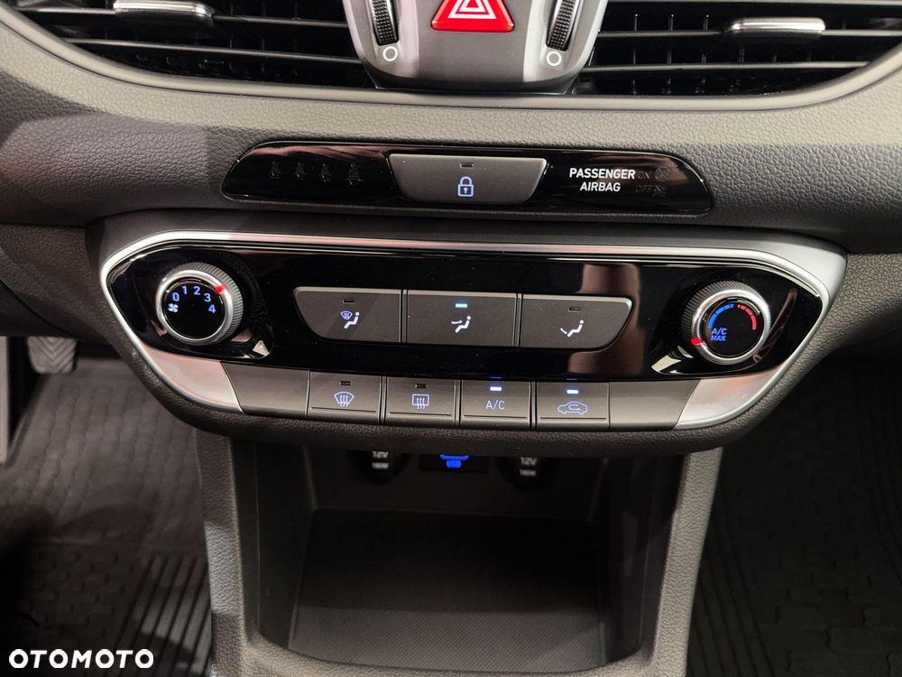 Hyundai i30 - 24