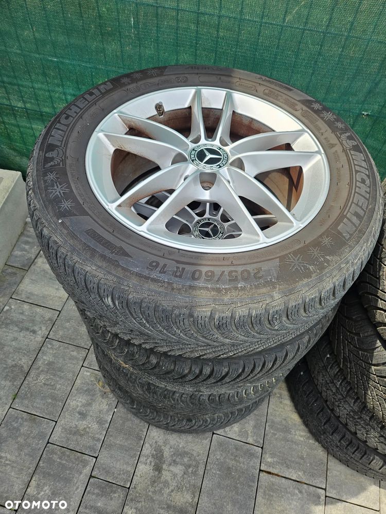 Mercedes-Benz Klasa A 180 Edition 1 7G-DCT - 25