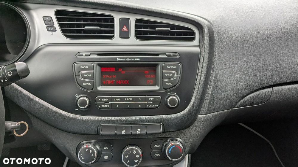 Kia Ceed 1.4 CVVT Attract - 26