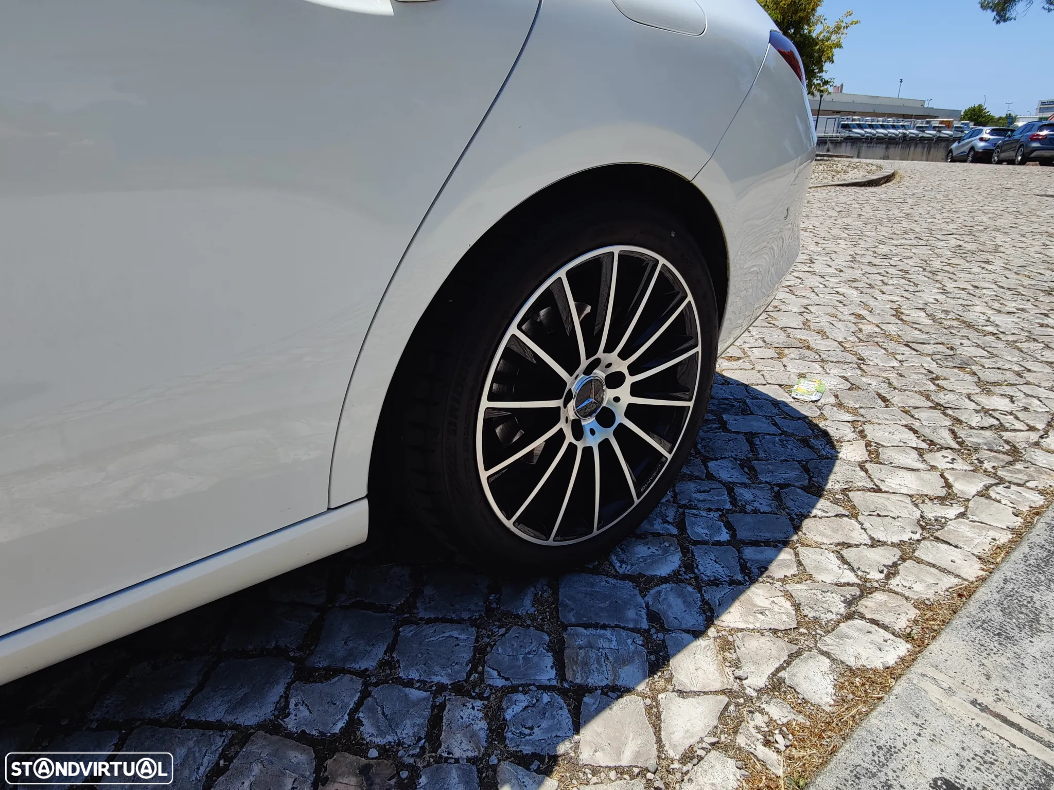 Mercedes-Benz CLA 180 d Shooting Brake AMG Line Aut. - 13