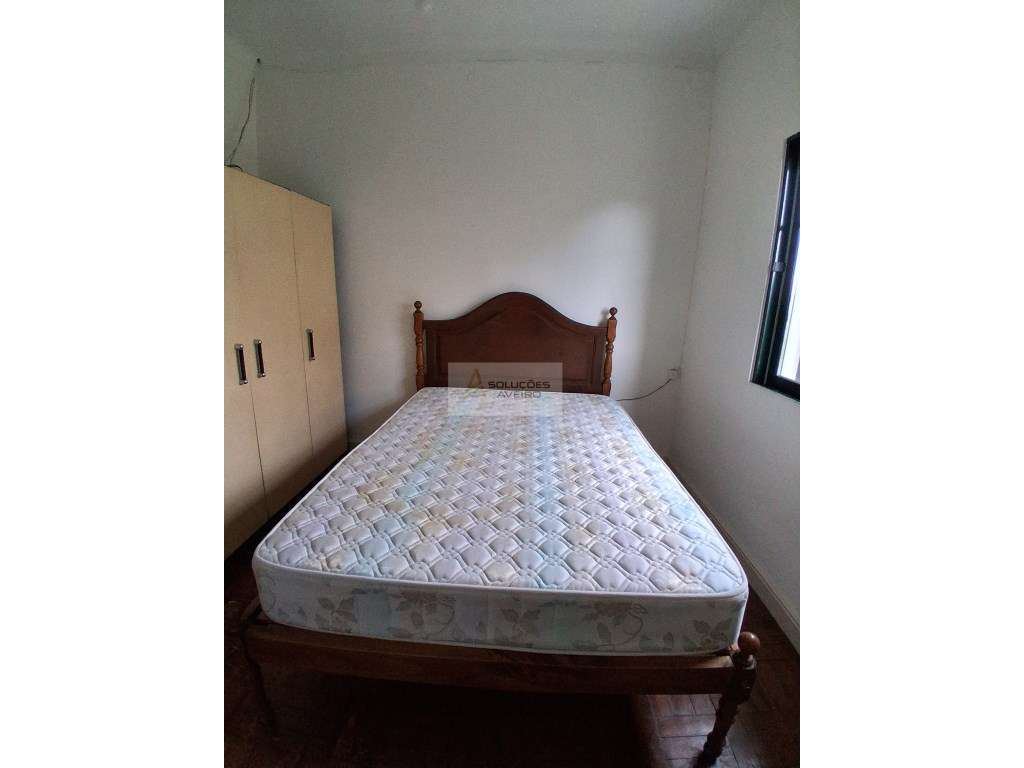 Arrendamento: Moradia Térrea T3 na Mamarrosa com Anexos e Terreno - Grande imagem: 5/11