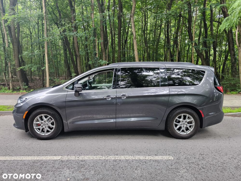 Chrysler Pacifica - 2