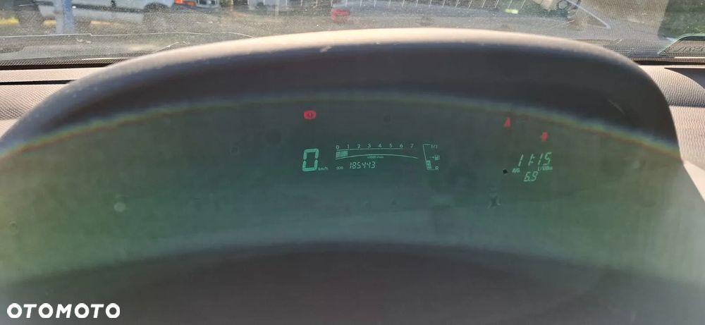 Toyota Yaris - 12