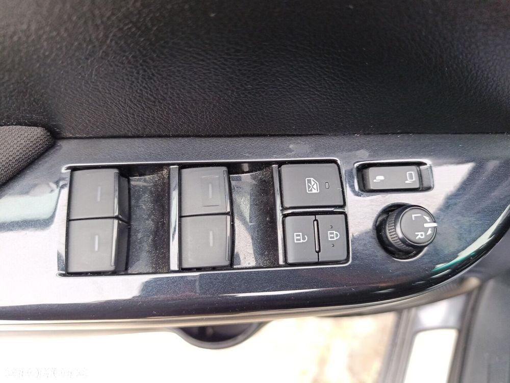 Toyota Hilux 2.8 D-4D mHEV Double Cab Executive 4x4 - 31