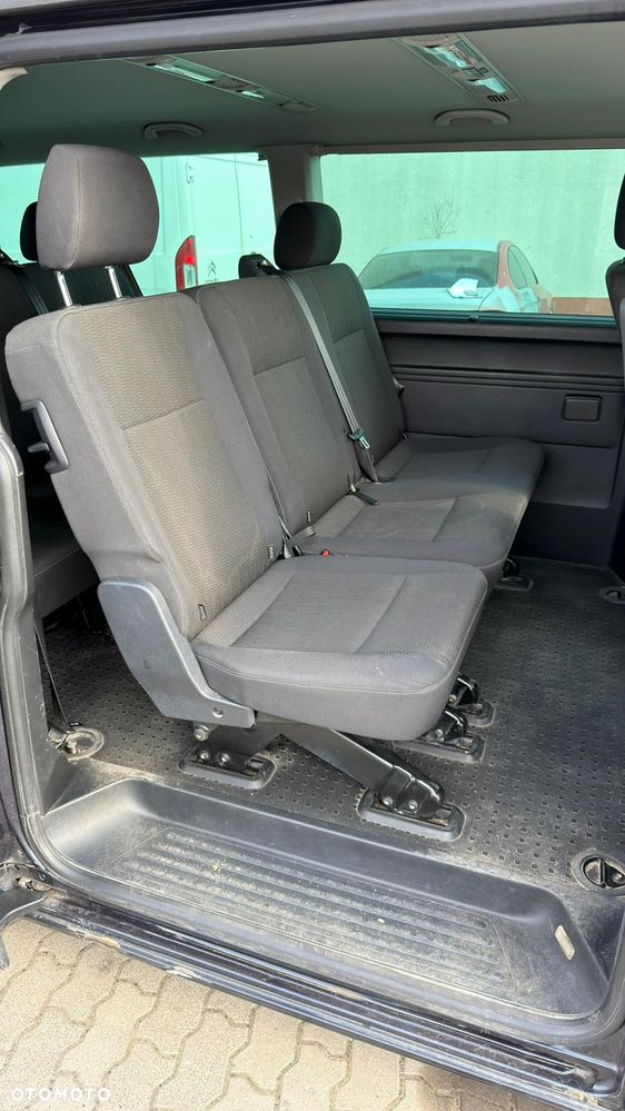 Volkswagen Caravelle - 11