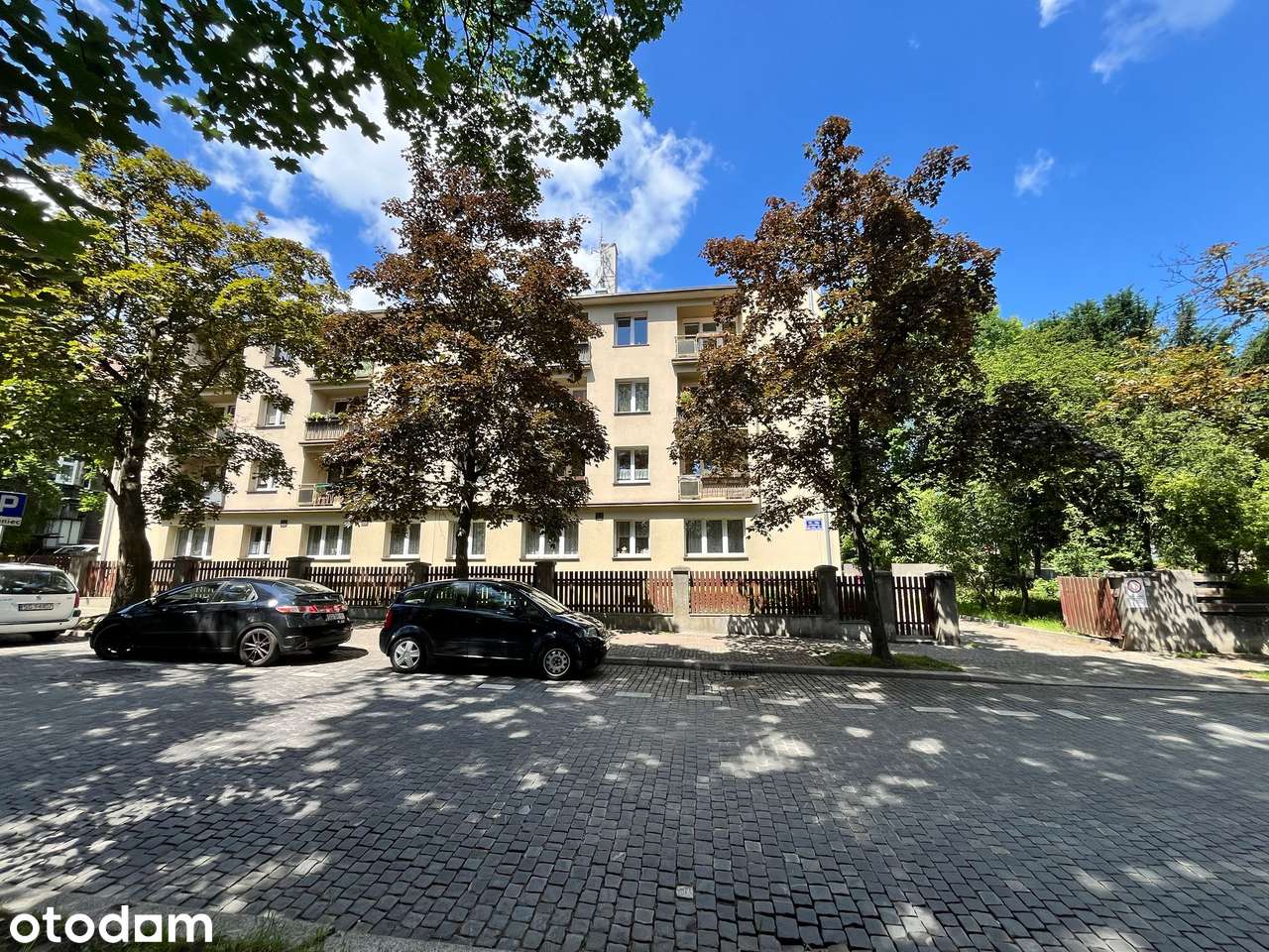 3 pokojowe mieszkanie| balkon| piwnica| garaż| Śródmieście