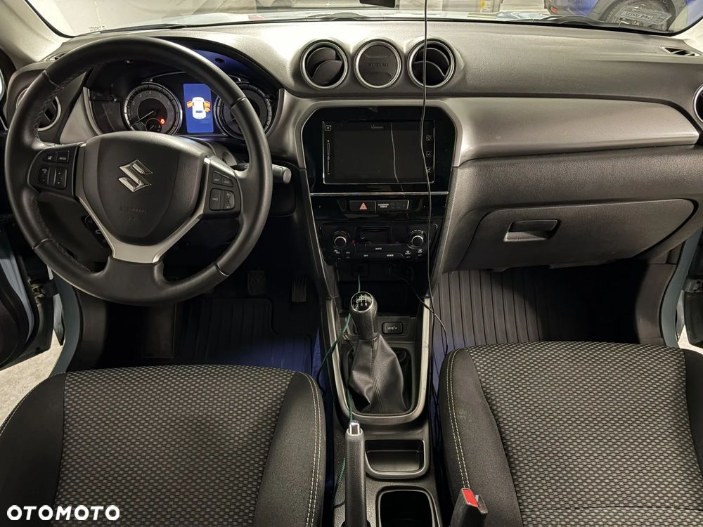 Suzuki Vitara 1.0 Boosterjet Premium 2WD - 33