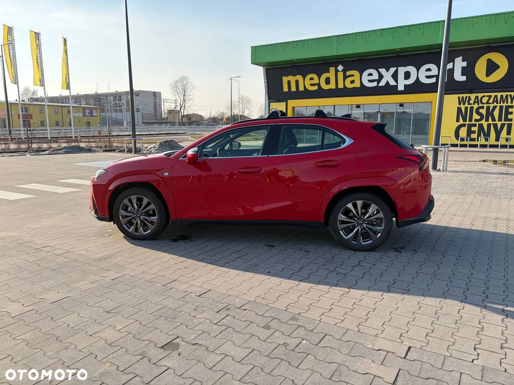 Lexus UX - 5