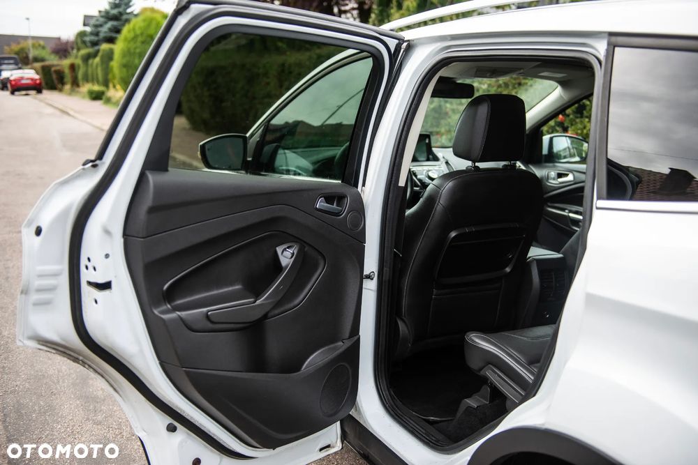 Ford Kuga 2.0 TDCi 4x4 Titanium - 23