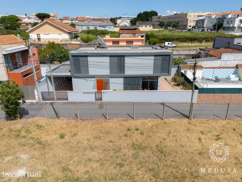 Moradia 4 frentes | São Felix da Marinha - Grande imagem: 3/33