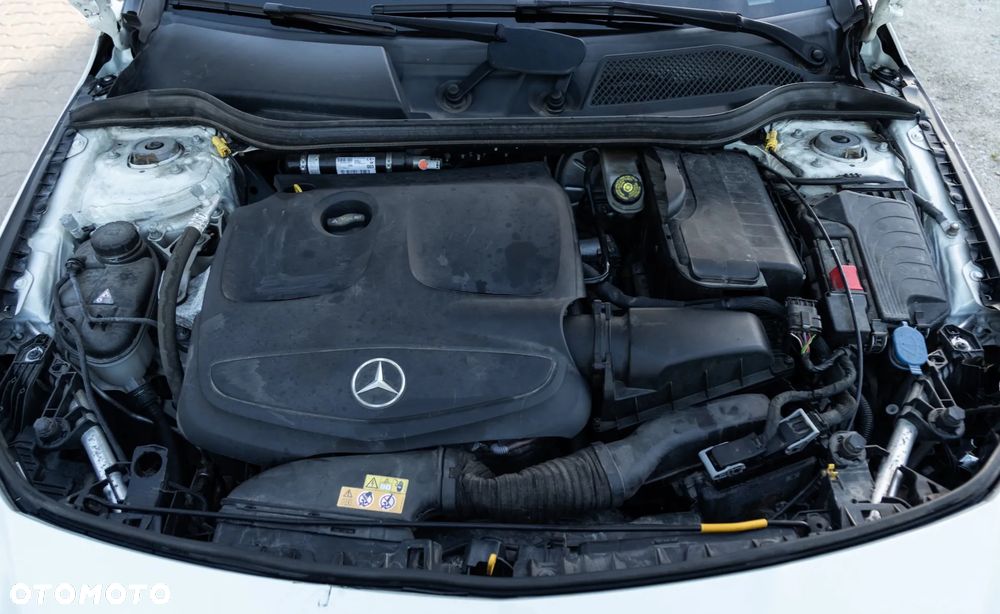 Mercedes-Benz CLA 250 7G-DCT - 18