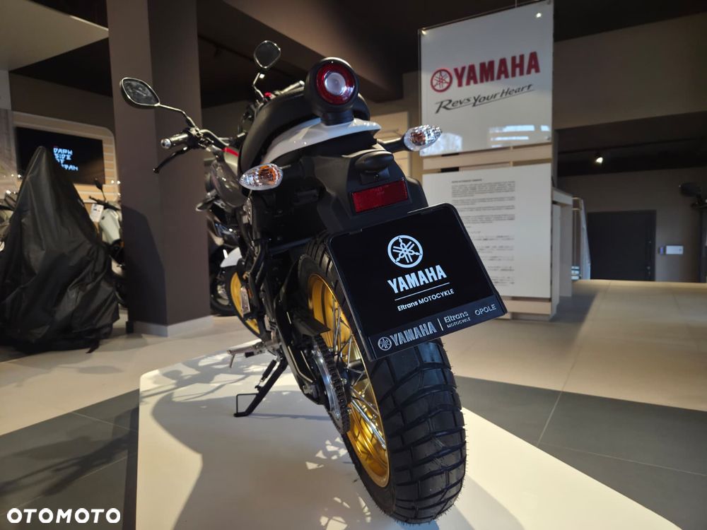 Yamaha XSR - 16