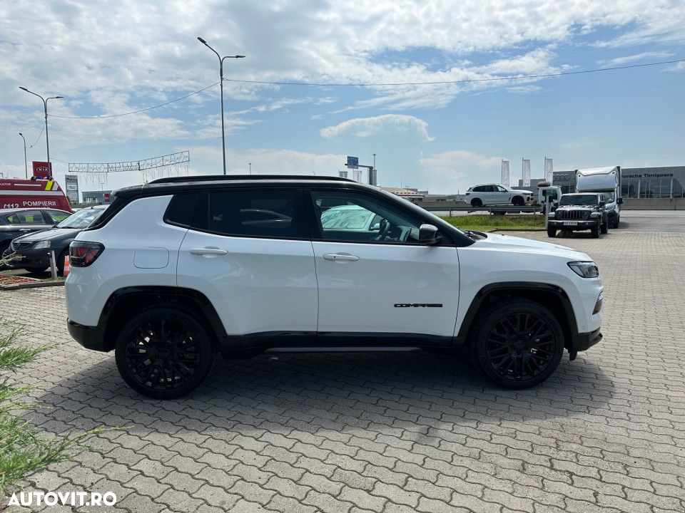 Jeep Compass - 4