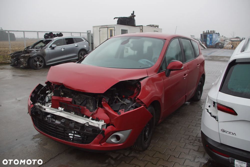 Auto na części - Renault Megane Scenic III 1.4 TCE 130 KM H4JA700 TENNJ 2011R Silnik Skrzynia Drzwi Klapa Zderzak Lampa Szyba Lusterko Klamka Deska Kokpit Sterownik Moduł Czujnik Licznik Wyświetlacz Kierownica Panel - 7