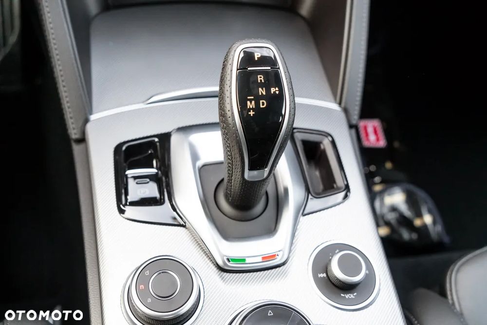 Alfa Romeo Stelvio 2.0 Turbo Veloce Q4 - 24