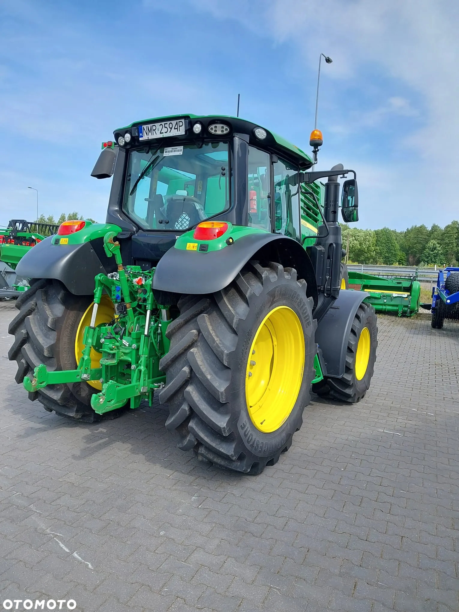 John Deere 6120M - 12
