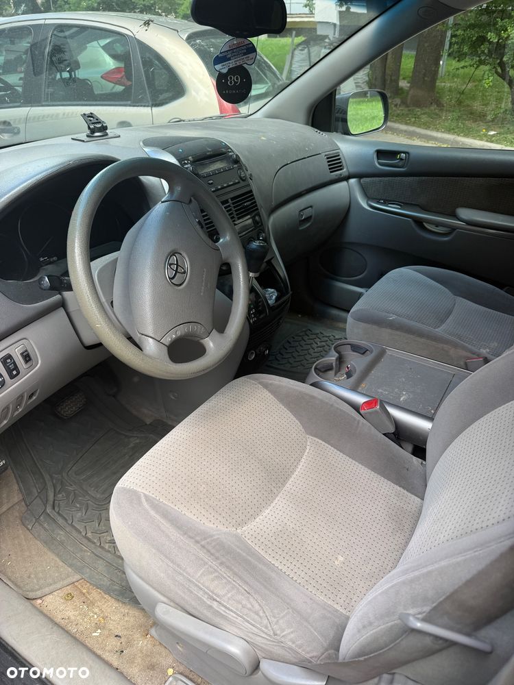 Toyota Sienna 3.3 LE AWD - 7