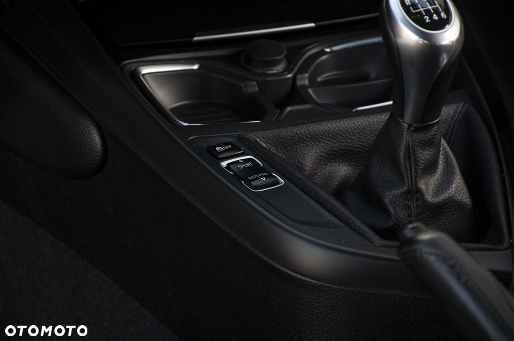 BMW Seria 1 120d Sport Line - 39