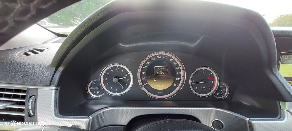Mercedes-Benz E 220 CDI - 9