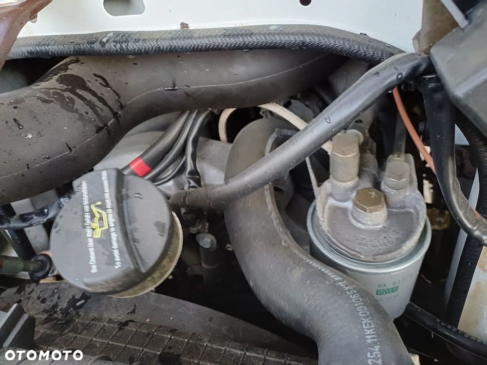 Mercedes-Benz 310D - 18