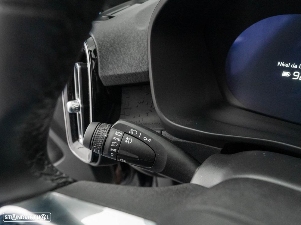 Volvo XC 40 Recharge Core - 18