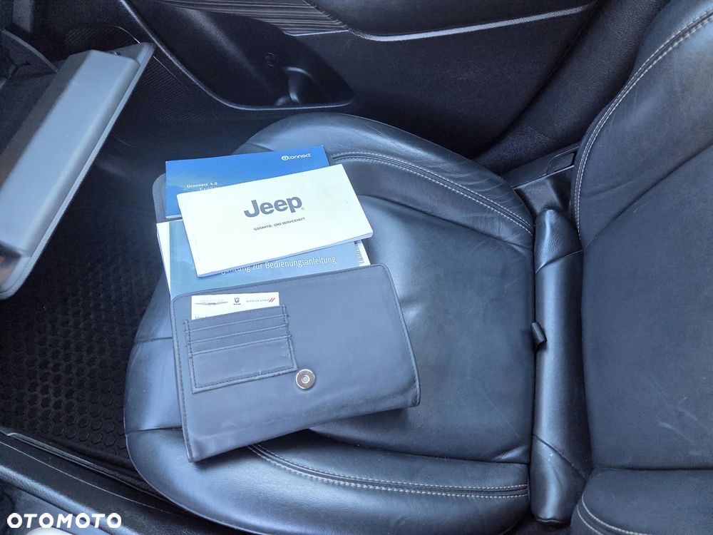 Jeep Cherokee - 27