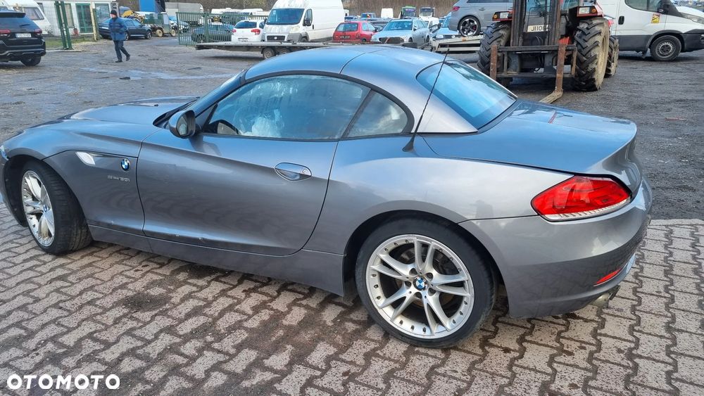 BMW Z4 sDrive30i - 11