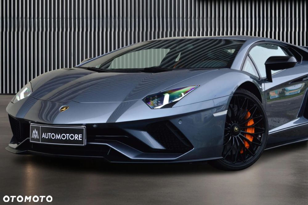 Lamborghini Aventador S - 2