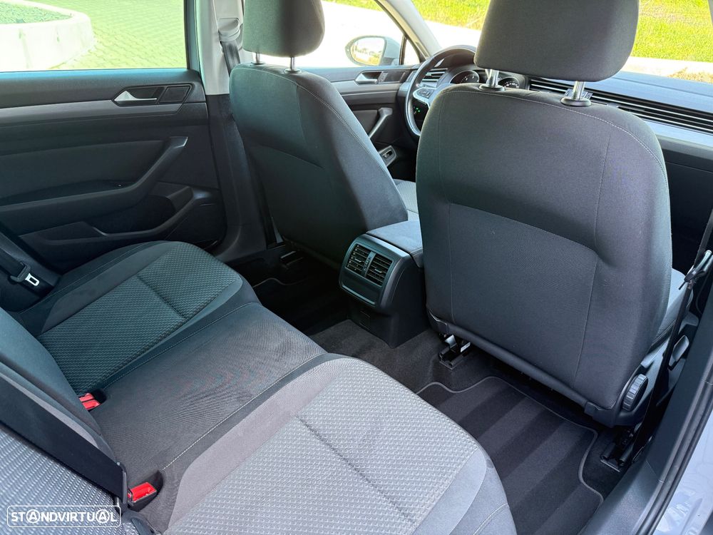VW Passat Variant 2.0 TDi Business DSG - 16