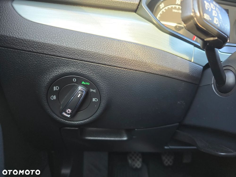 Skoda Superb 2.0 TDI Ambition - 11