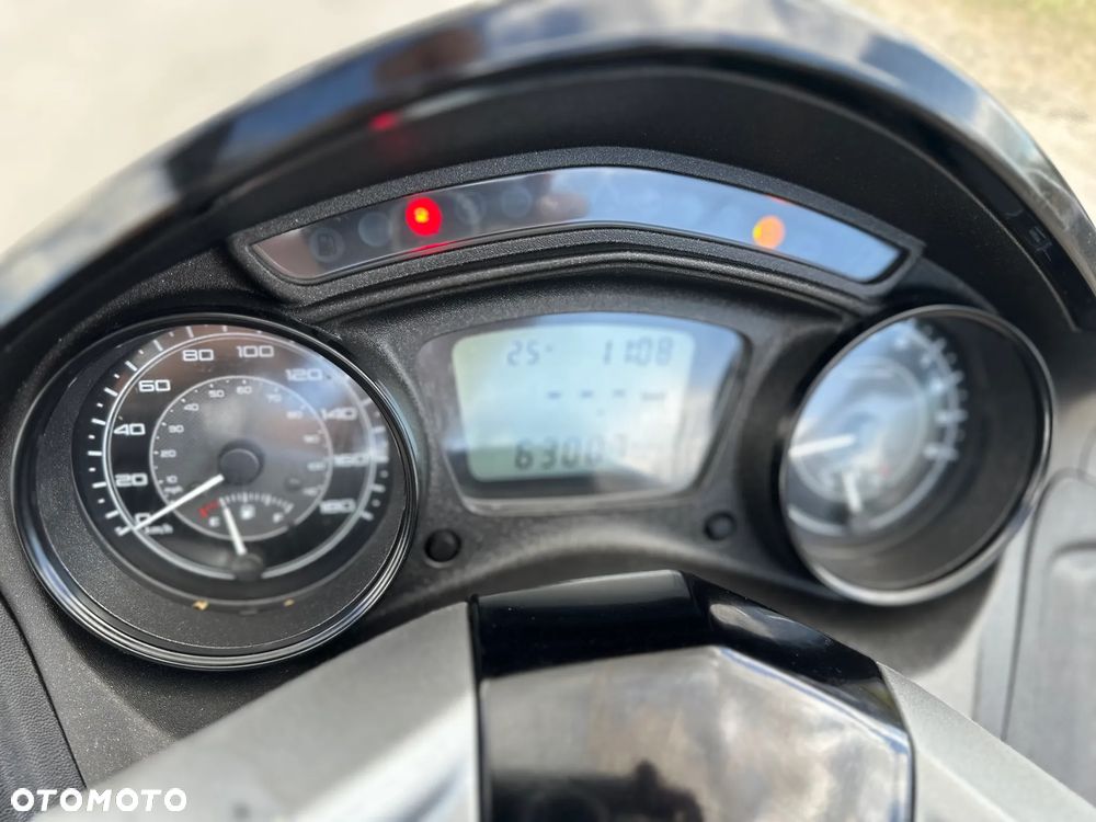 Piaggio X10 - 17