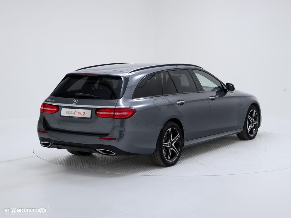 Mercedes-Benz E 300 de AMG Line - 3