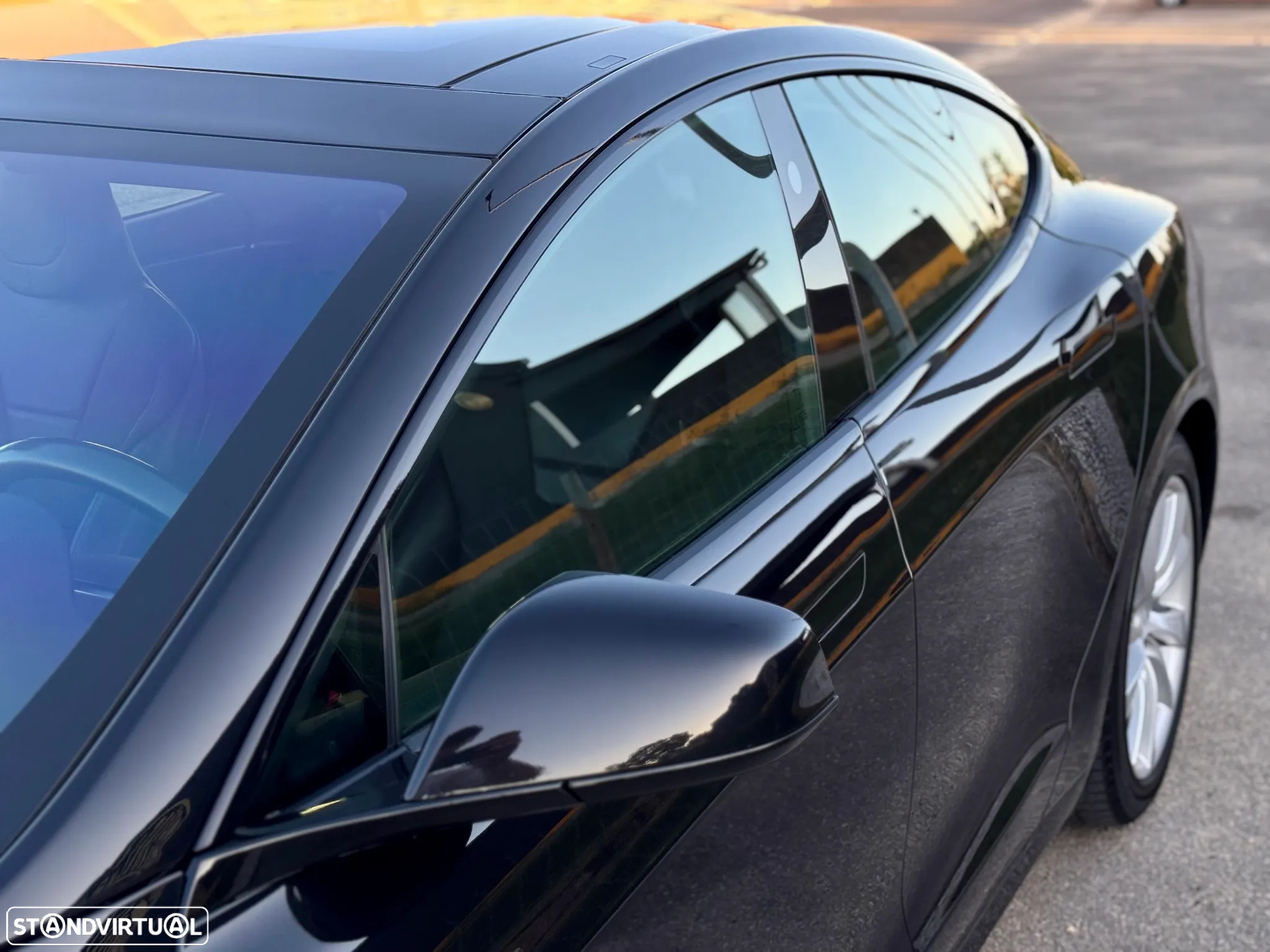 Tesla Model S - 18