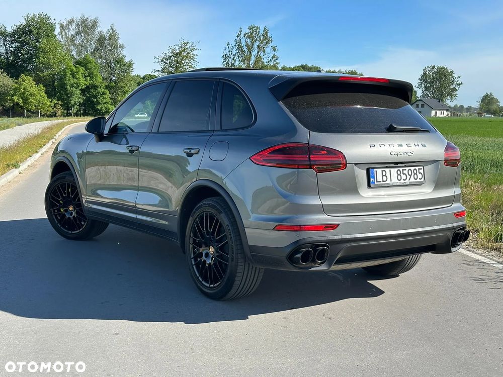 Porsche Cayenne S E-Hybrid - 2