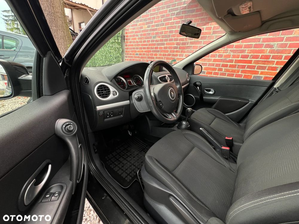 Renault Clio - 8
