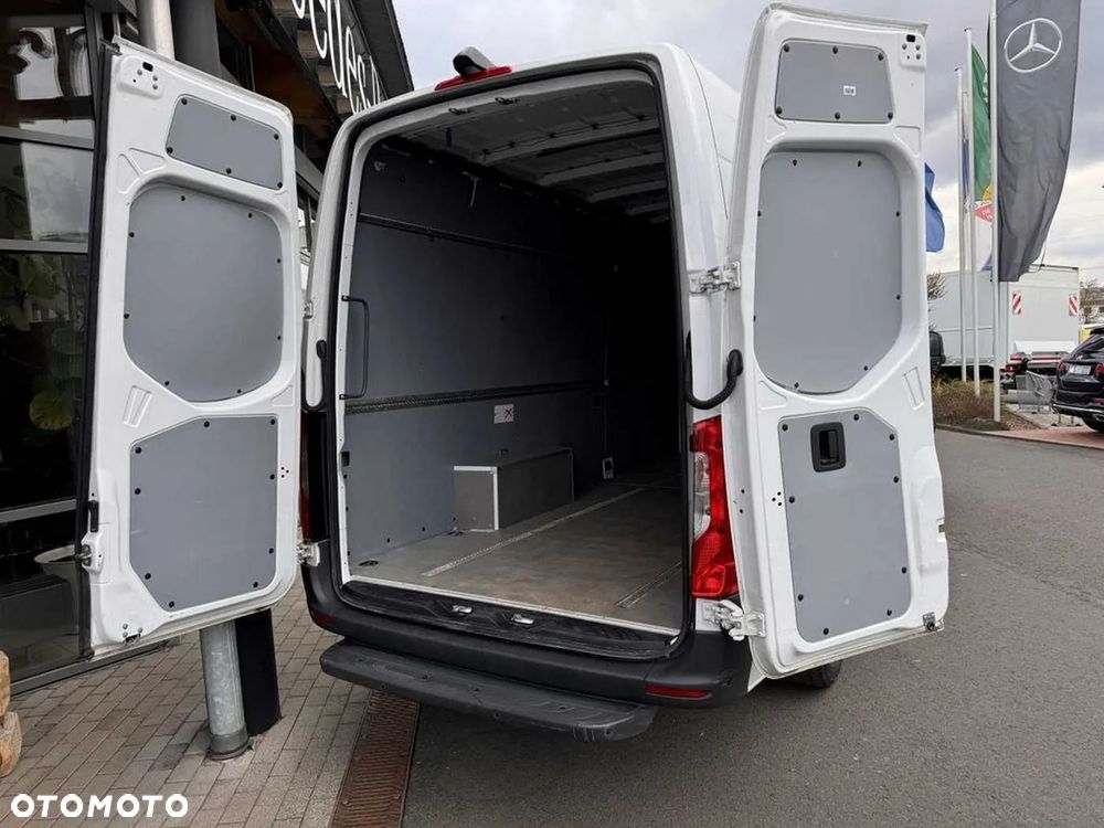 Mercedes-Benz Sprinter - 5